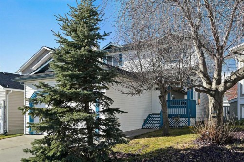 182 Coventry Close Ne, Calgary, AB - Outdoor