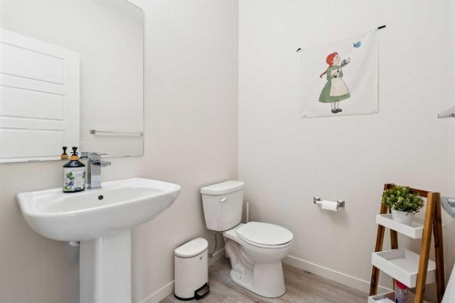 305 Nolanlake Villas Nw, Calgary, AB - Indoor Photo Showing Bathroom