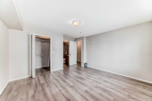 312-17 Country Village Bay Ne, Calgary, AB - Indoor Photo Showing Other Room