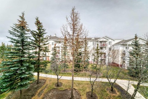 312-17 Country Village Bay Ne, Calgary, AB - Outdoor