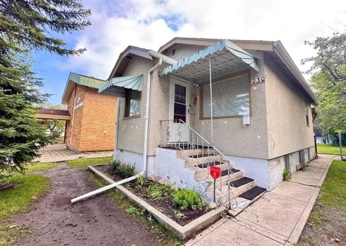 230 8A Street Ne, Calgary, AB - Outdoor