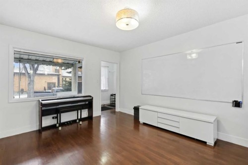 230 8A Street Ne, Calgary, AB - Indoor