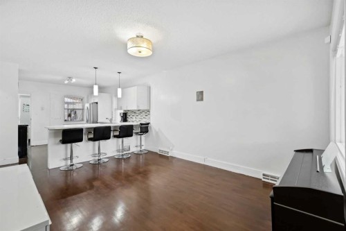230 8A Street Ne, Calgary, AB - Indoor