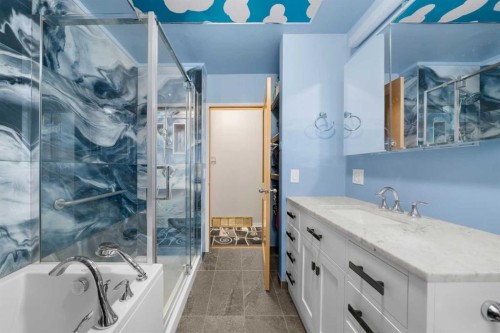 2219 41 Street Se, Calgary, AB - Indoor Photo Showing Bathroom