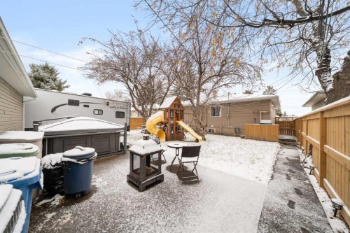 2219 41 Street Se, Calgary, AB - Outdoor