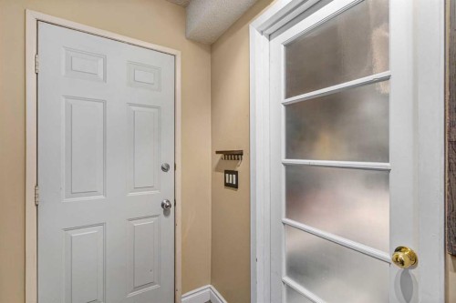 3-643 4 Avenue Ne, Calgary, AB - Indoor Photo Showing Other Room