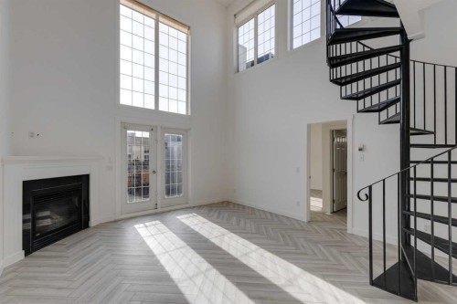 403-527 15 Avenue Sw, Calgary, AB - Indoor With Fireplace