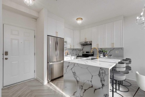403-527 15 Avenue Sw, Calgary, AB - Indoor Photo Showing Kitchen