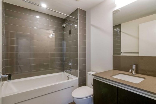 3201-1122 3 Street Se, Calgary, AB - Indoor Photo Showing Bathroom