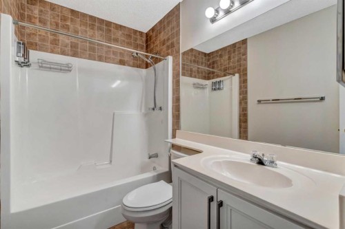 60 Citadel Peak Mews Nw, Calgary, AB - Indoor Photo Showing Bathroom