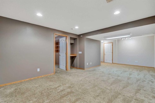 60 Citadel Peak Mews Nw, Calgary, AB - Indoor