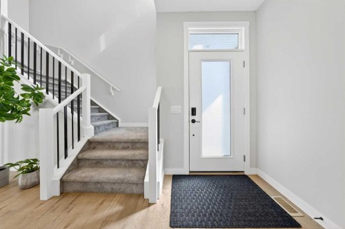 61 Calhoun Crescent Ne, Calgary, AB - Indoor Photo Showing Other Room