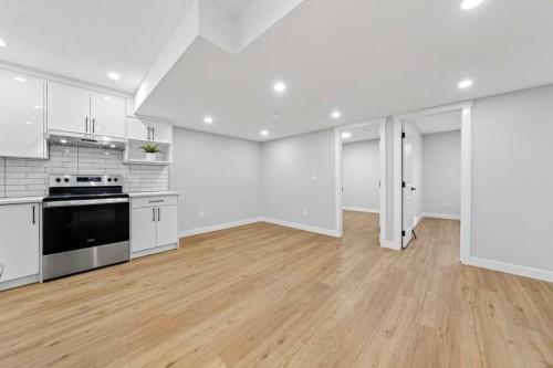 61 Calhoun Crescent Ne, Calgary, AB - Indoor Photo Showing Kitchen
