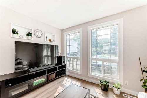 120 Pineset Place Ne, Calgary, AB - Indoor Photo Showing Living Room