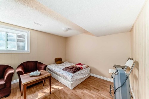 120 Pineset Place Ne, Calgary, AB - Indoor Photo Showing Bedroom