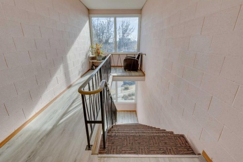 810 Drury Avenue Ne, Calgary, AB - Indoor