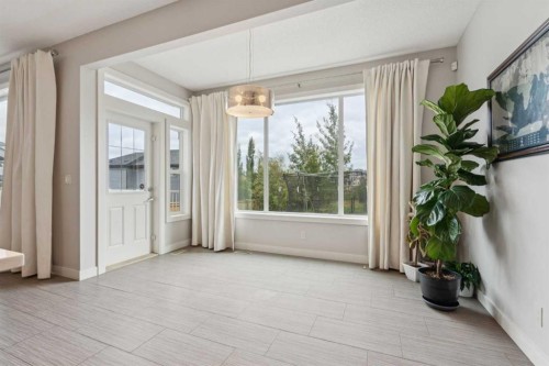 15 Sherwood Gate Nw, Calgary, AB - Indoor Photo Showing Other Room