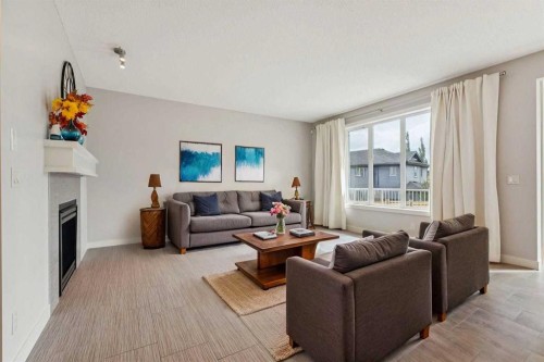 15 Sherwood Gate Nw, Calgary, AB - Indoor Photo Showing Living Room