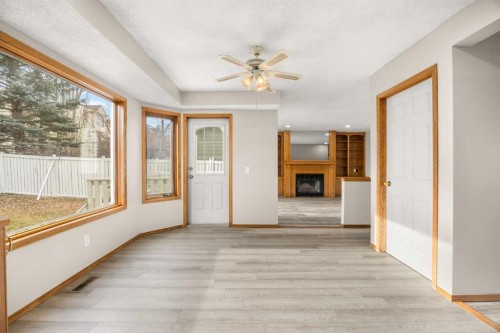 650 Sandringham Place Nw, Calgary, AB - Indoor Photo Showing Other Room