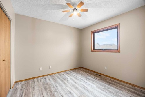 650 Sandringham Place Nw, Calgary, AB - Indoor Photo Showing Other Room