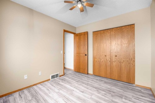 650 Sandringham Place Nw, Calgary, AB - Indoor Photo Showing Other Room