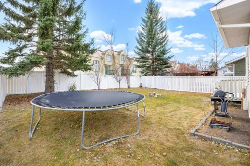 650 Sandringham Place Nw, Calgary, AB - Outdoor