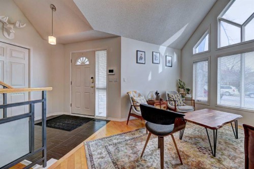 1501 3 Street Nw, Calgary, AB - Indoor Photo Showing Other Room