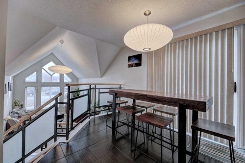 1501 3 Street Nw, Calgary, AB - Indoor