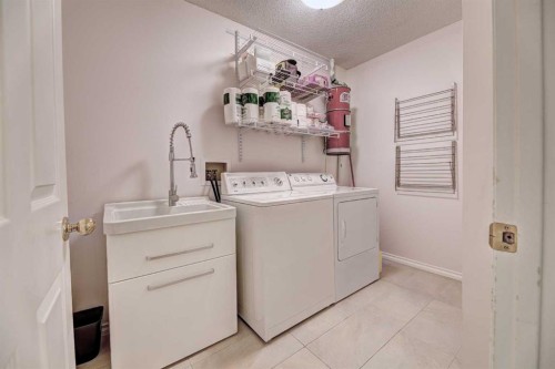 1501 3 Street Nw, Calgary, AB - Indoor Photo Showing Laundry Room