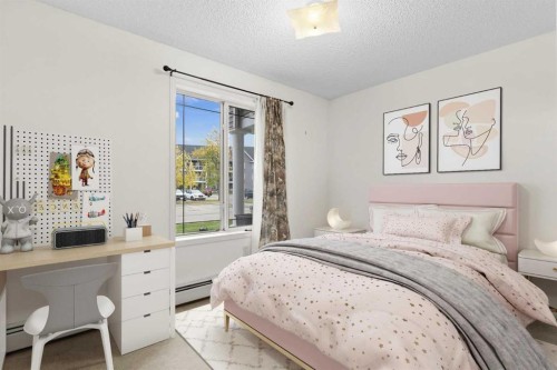 2113-2113 Tuscarora Manor Nw, Calgary, AB - Indoor Photo Showing Bedroom