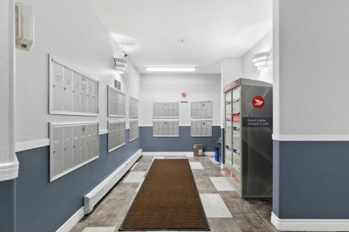 2113-2113 Tuscarora Manor Nw, Calgary, AB - Indoor Photo Showing Other Room