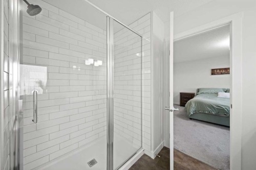 50 Bayview Circle Sw, Airdrie, AB - Indoor Photo Showing Bathroom