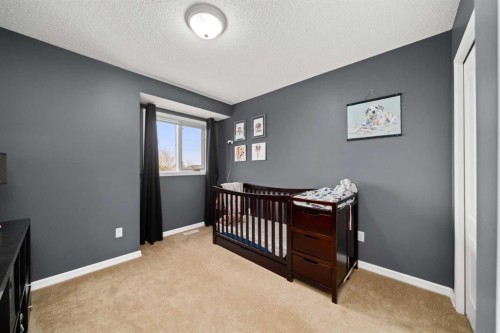296 Lakeside Greens Crescent, Chestermere, AB - Indoor Photo Showing Bedroom