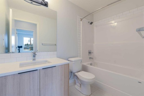 327-360 Harvest Hills Way Ne, Calgary, AB - Indoor Photo Showing Bathroom