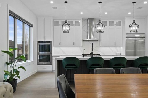 7250 Elkton Drive Sw, Calgary, AB - Indoor Photo Showing Dining Room