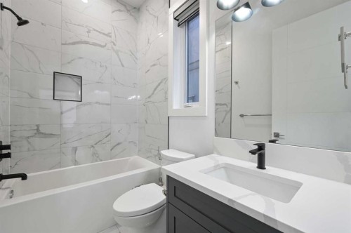 7250 Elkton Drive Sw, Calgary, AB - Indoor Photo Showing Bathroom