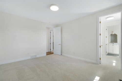 1936 31 Avenue Sw, Calgary, AB - Indoor Photo Showing Other Room