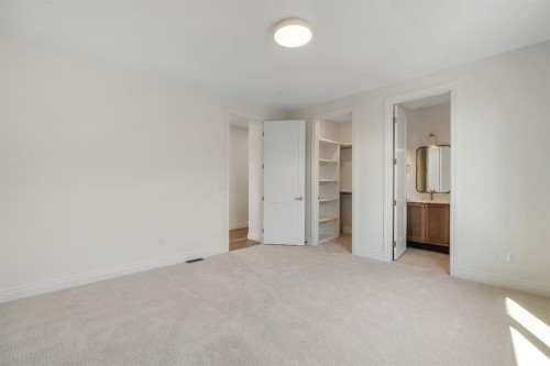 1936 31 Avenue Sw, Calgary, AB - Indoor Photo Showing Other Room