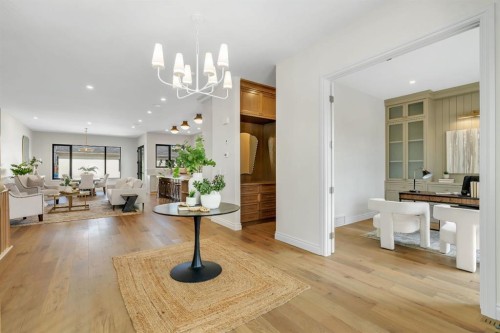 1936 31 Avenue Sw, Calgary, AB - Indoor