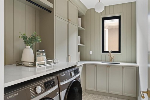 1936 31 Avenue Sw, Calgary, AB - Indoor Photo Showing Laundry Room