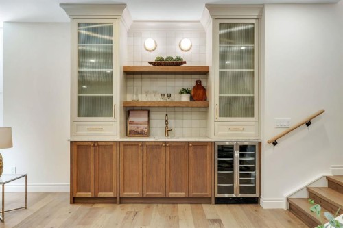 1936 31 Avenue Sw, Calgary, AB - Indoor Photo Showing Other Room