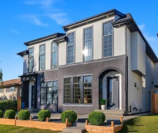 4138 7 Avenue SW Calgary, AB T3C 0E2