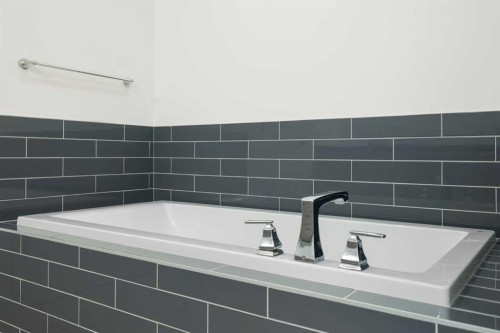 248 Masters Row Se, Calgary, AB - Indoor Photo Showing Bathroom