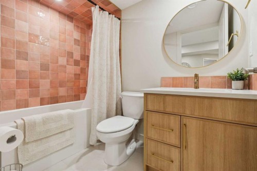 377 Sundown Road, Cochrane, AB - Indoor Photo Showing Bathroom