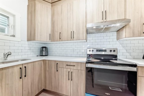 127 Saddlecrest Grove Ne, Calgary, AB - Indoor Photo Showing Kitchen