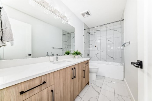 127 Saddlecrest Grove Ne, Calgary, AB - Indoor Photo Showing Bathroom