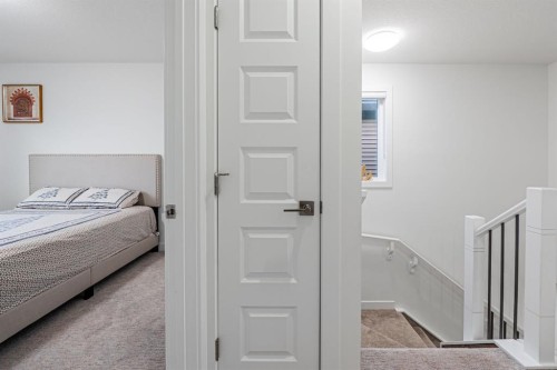 112 Midtown Close Sw, Airdrie, AB - Indoor Photo Showing Bedroom
