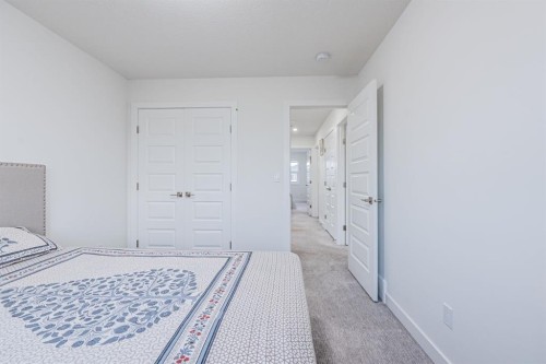112 Midtown Close Sw, Airdrie, AB - Indoor Photo Showing Bedroom