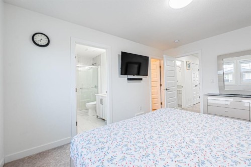 112 Midtown Close Sw, Airdrie, AB - Indoor Photo Showing Bedroom