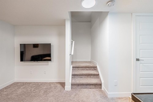 112 Midtown Close Sw, Airdrie, AB - Indoor Photo Showing Other Room